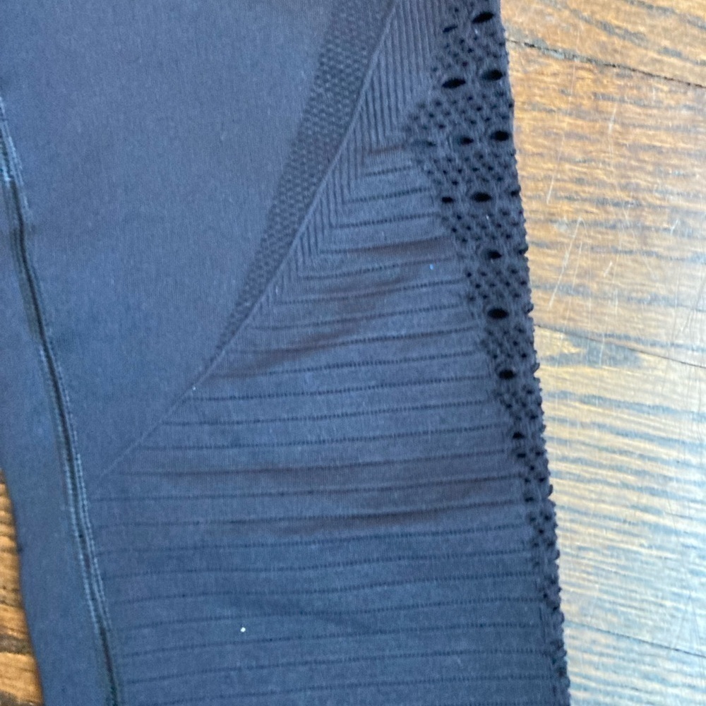 GYMSHARK Energy Seamless Crochet / Lace Cutout Black Leggings Size Athletic - Picture 2 of 7